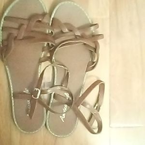 American Eagle sandals brown sz 11